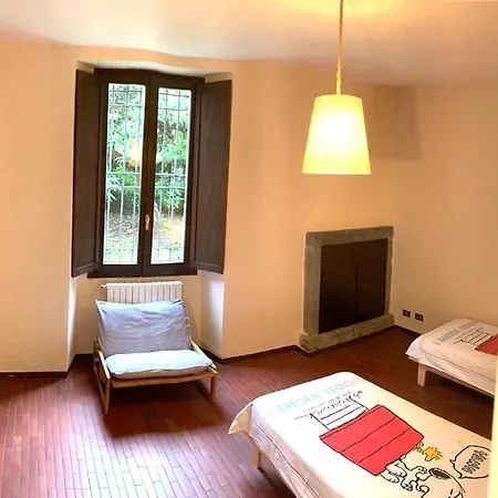 Panoramic Terrace Steps From The Iseo In Spacious Lägenhet *