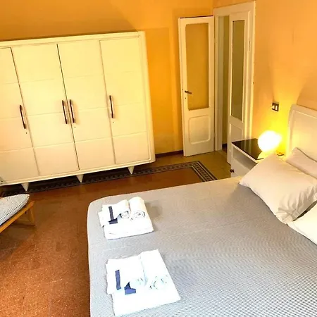 Panoramic Terrace Steps From The Iseo In Spacious Lägenhet Sale Marasino