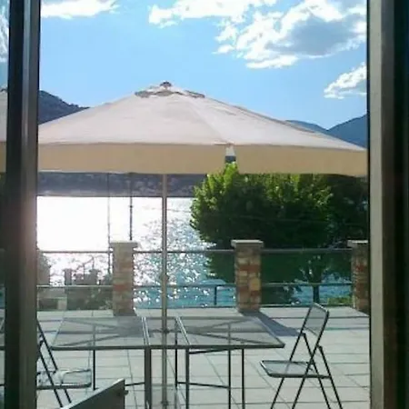 Panoramic Terrace Steps From The Iseo In Spacious *